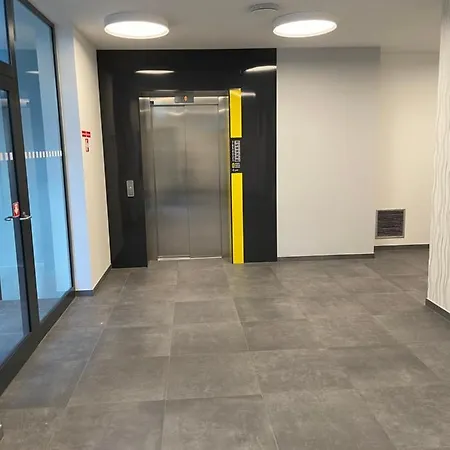 Make Yourself At * 布拉迪斯拉发