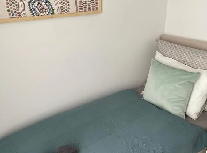 Make Yourself At アパート *