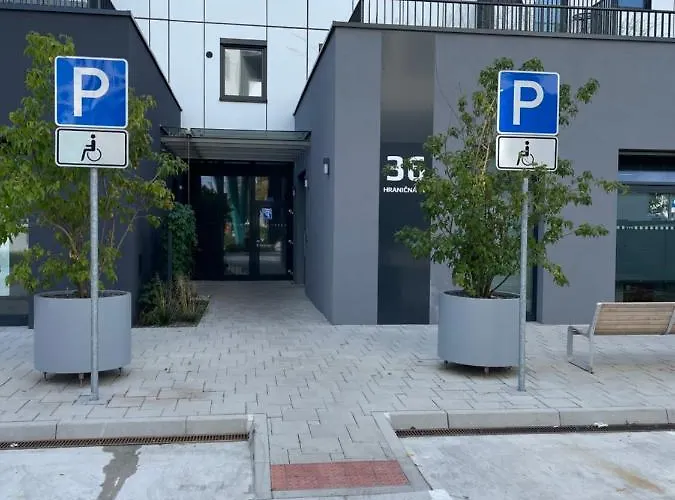 Make Yourself At アパート *