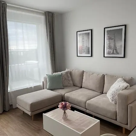 Make Yourself At Apartman *